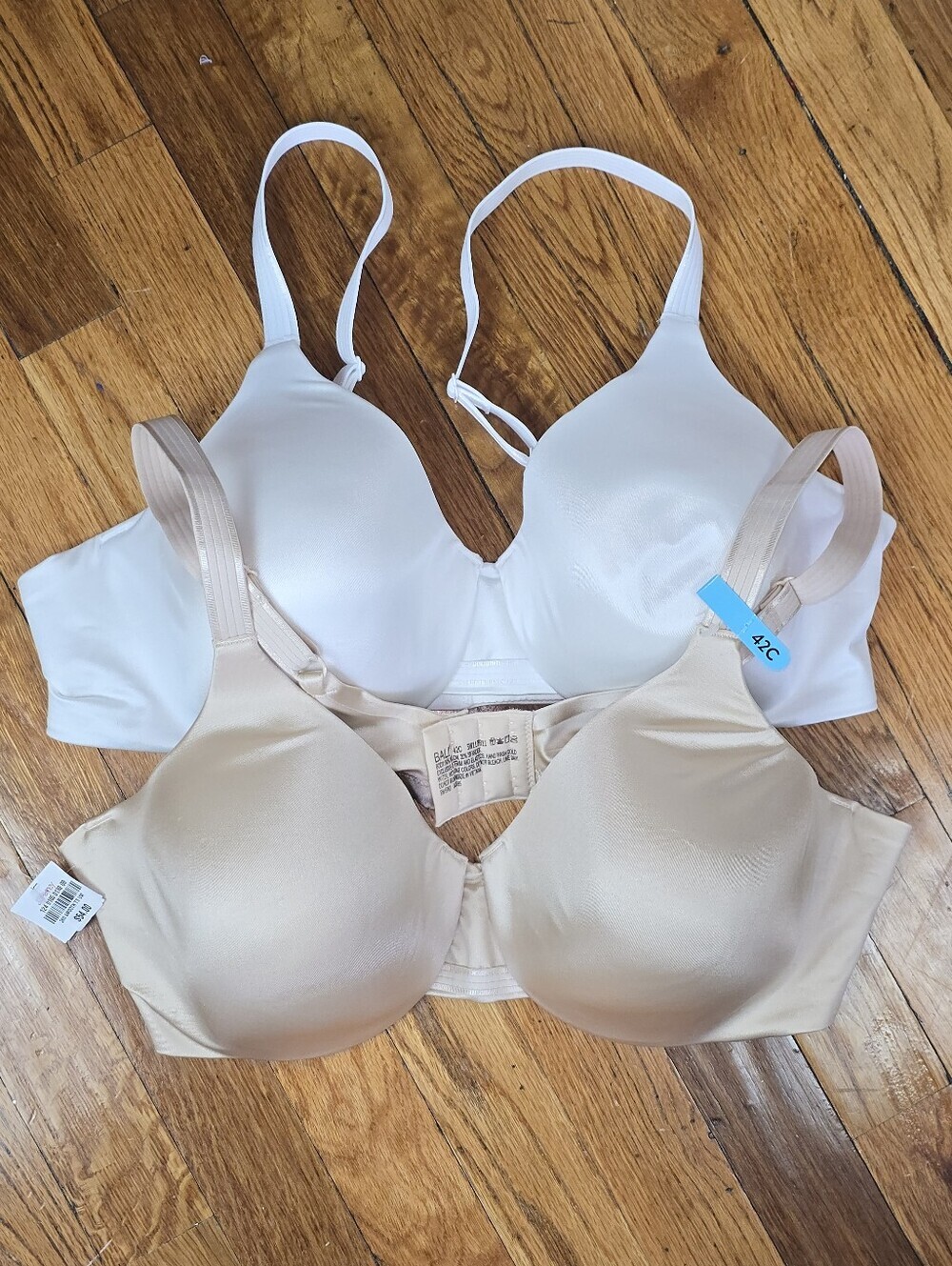 Bali Neutral Set of Two Bras 360 Smooth T Shirt Underwire 42C NEW